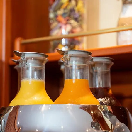 Unter Den Linden Ruedesheim am Rhein