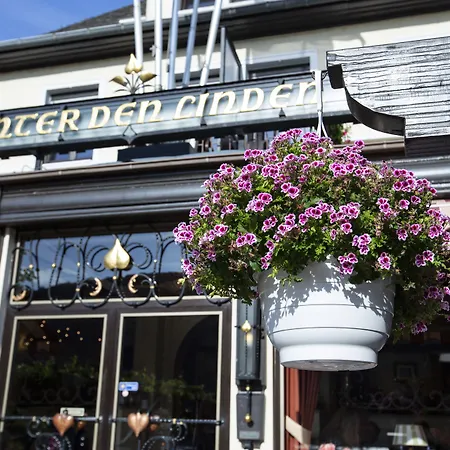 Unter Den Linden 3*