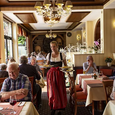 Unter Den Linden Hotel 3*