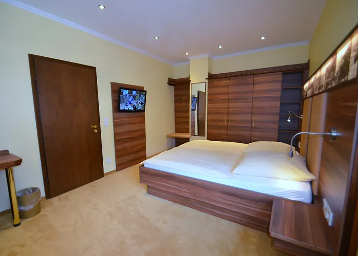 Hotel Unter Den Linden 3*